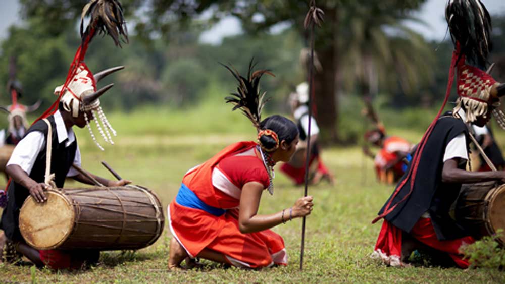 তাঁদের বিশ্বাস, বিয়ের আগে নারী এবং পুরুষের মধ্যে যৌন সম্পর্ক গড়ে ওঠা আবশ্যিক। এর মাধ্যমেই পরবর্তীকালে দাম্পত্যের বন্ধন আরও অটুট হবে, মনে করেন তাঁরা।