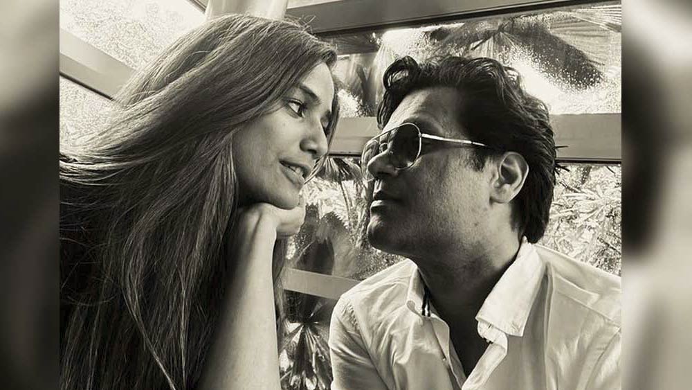 সর্বভারতীয় সংবাদমাধ্যমের প্রতিবেদন অনুযায়ী, স্যামের মোট সম্পত্তির পরিমাণ ৭৬ কোটি টাকা। শুধু তাই নয়, পুনম এবং স্যাম মোট প্রায় ১২৭ কোটি টাকার মালিক।    