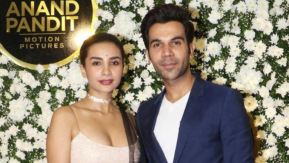 ১০ বছরের সহবাস। এ বার বিয়ে করবেন পত্রলেখা পাল এবং রাজকুমার রাও। সর্বভারতীয় সংবাদমাধ্যমের খবর সত্যি হলে বুধবারই বিয়ে সারছেন তাঁরা। কিন্তু সে খবর প্রকাশ করতে রাজি নন দুই তারকাই।