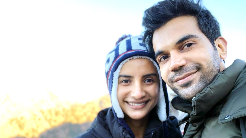 কিন্তু রাজকুমার তাঁর প্রেমিকাকে একটি বিজ্ঞাপনে প্রথম দেখেছিলেন। পর মুহূর্তে তাঁর মাথায় একটিই ভাবনা খেলে যায়, ‘‘আমি এই মেয়েটিকে বিয়ে করতে চাই। ইশ যদি কখনও দেখা করতে পারি!’’