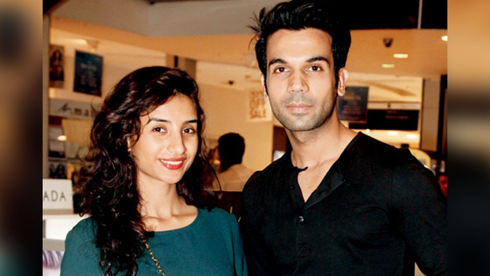 ছেলের প্রেমিকার সঙ্গে দেখা করার পর রাজকুমারের মা বলেছিলেন, ‘‘আমার মনে হয়, ছেলের জীবন সঙ্গী হিসেবে শেষ জনের সঙ্গে দেখা করছি।’’ পত্রলেখাকে দেখার পর এতটাই নিশ্চিন্ত হয়েছিলেন রাজকুমারের মা।