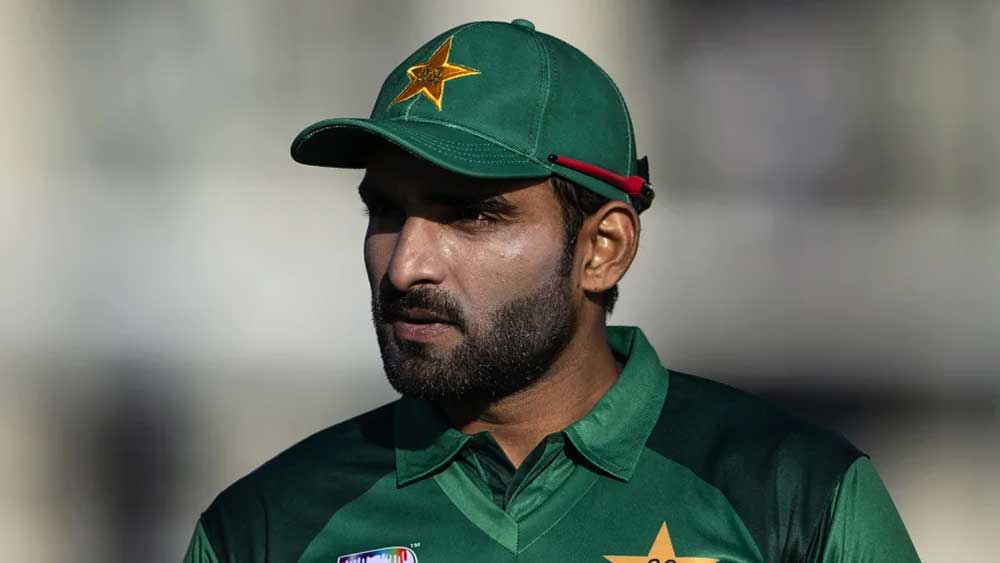 টি-টোয়েন্টি ক্রিকেটে যে কোনও দলই ভাল ফিনিশার চাইবে। সেই ভূমিকায় একেবারে উপযুক্ত আসিফ আলি। এ বারের বিশ্বকাপেই নিউজিল্যান্ড ও আফগানিস্তানের বিরুদ্ধে তাঁর ঝোড়ো ইনিংস পাকিস্তানকে জিতিয়েছে। ওই দু’টি ইনিংস তিনি না খেললে পাকিস্তান দু’টি ম্যাচই হেরে যেতে পারত।