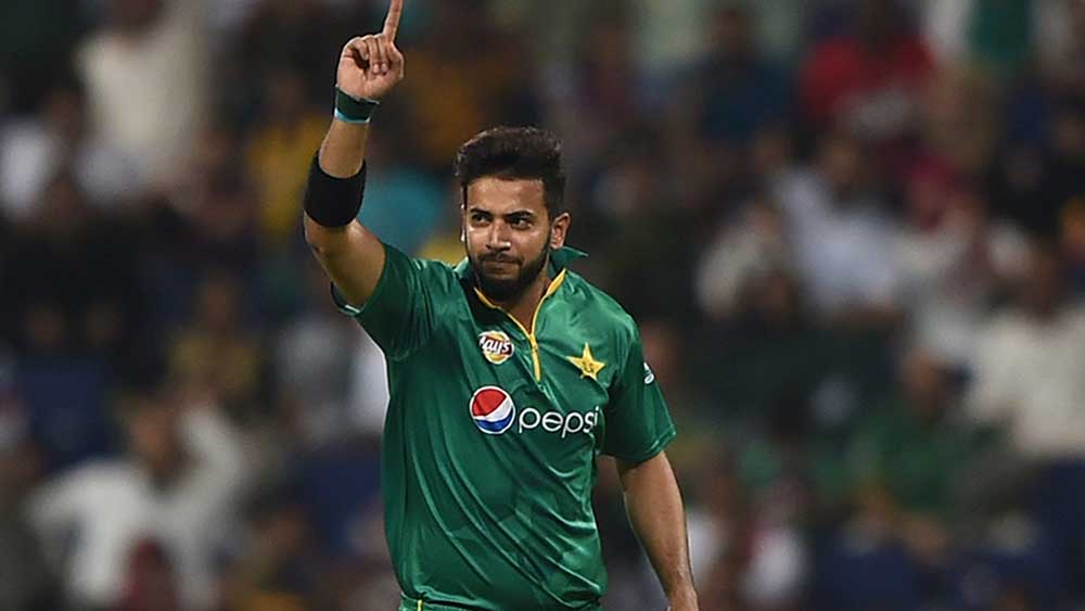 ব্যাট এবং বল দু’টি ক্ষেত্রেই অত্যন্ত উপযোগী। একেবারে টি২০ ক্রিকেটের উপযুক্ত অলরাউন্ডার ইমাদ ওয়াসিম। বিশেষ করে পাওয়ার প্লে-তে তাঁর রান আটকে রাখার ক্ষমতা টি-টোয়েন্টি ক্রিকেটে তাঁকে অত্যন্ত নির্ভরযোগ্য করে তুলেছে। আইপিএল-এও তাঁকে নিয়ে কাড়াকাড়ি পড়ে যেত।