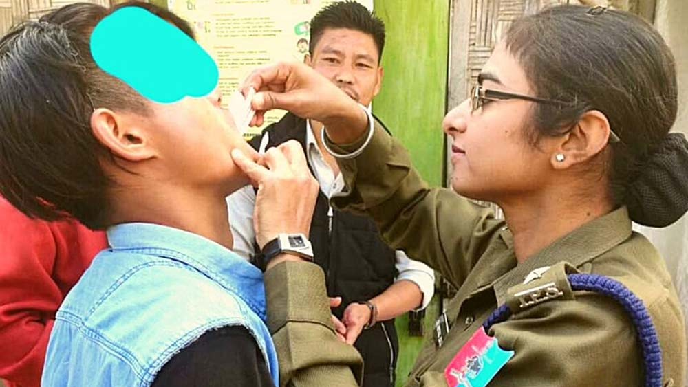 শুধু শিক্ষার দিকেই পিছিয়ে নেই নোকলাক। সীমান্ত অঞ্চল হওয়ায় এখানে মাদকের রমরমাও অত্যন্ত বেশি। কম বয়সি ছেলে-মেয়েরা মাদকাসক্ত হয়ে পড়েন। সেই জগৎ থেকেও তাঁদের আলোয় নিয়ে আসতে আপ্রাণ চেষ্টা চালিয়ে যাচ্ছেন প্রীতপাল। নিজে তাঁদের কাউন্সেলিং করান, ওষুধও লিখে দেন।