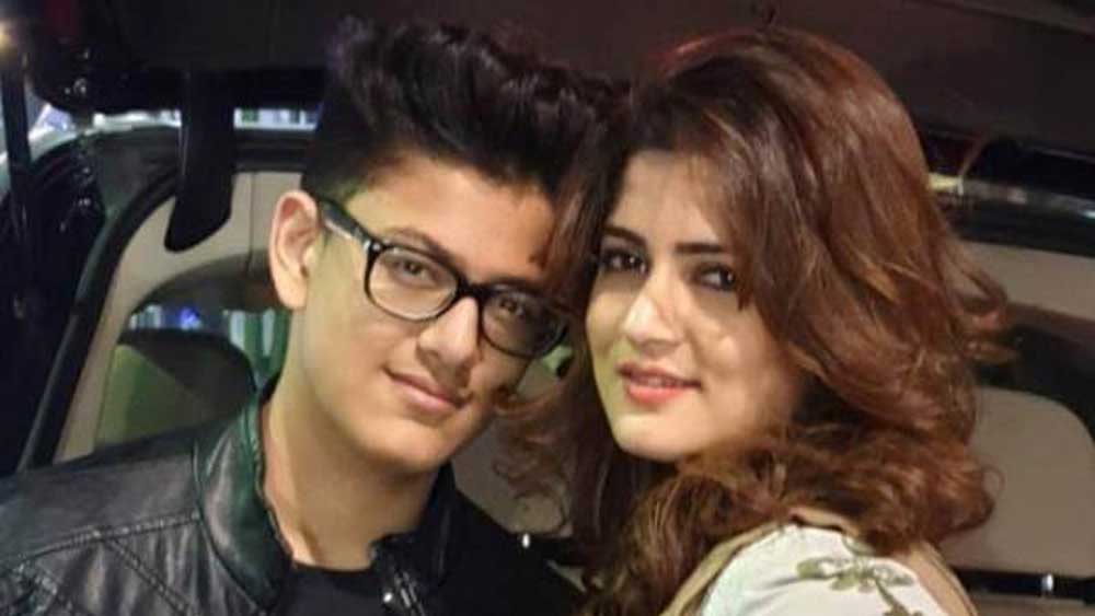 ছেলের সঙ্গে আগাগোড়াই তাঁর বন্ধুত্ব। সব সিদ্ধান্তেই শ্রাবন্তীর পাশে থেকেছেন অভিমন্যু।