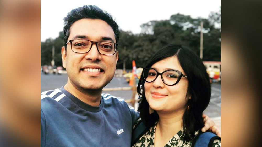 নানা ধরনের সমাজসেবামূলক কাজও করেছেন দু’জনে। কোভিডের দ্বিতীয় ঢেউয়ের সময় আক্রান্তদের সাহায্যের জন্য আরও অন্যান্য শিল্পীর সঙ্গে ‘সিটিজেন্স রেসপন্স’ তৈরি করেন অনুপম-পিয়া।