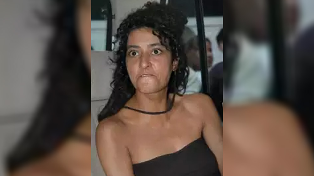 এক সময়ে জনপ্রিয় মডেল ছিলেন গীতাঞ্জলি। কেরিয়ারের মধ্যগগনে থাকার সময়ই মাদকের নেশা ভর করে তাঁর উপর। তারপর ক্রমে তলিয়ে গিয়েছিল তাঁর জীবন। মাদক শুধু তাঁর জনপ্রিয়তাই কেড়ে নেয়নি। নিজের ছেলে, স্বামীকেও তাঁর থেকে দূরে সরিয়ে নিয়েছিল। র‌্যাম্প থেকে রাস্তায় নিয়ে এনে ফেলেছিল তাঁকে।