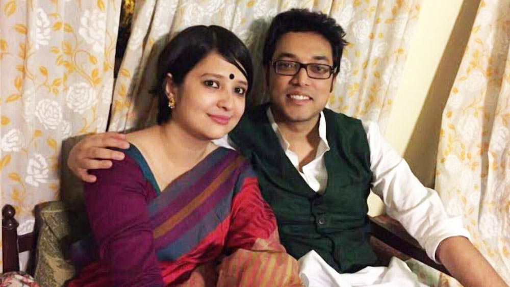 দিন কয়েক আগেই টুইটারে যৌথ বিবৃতি জারি করে বিবাহবিচ্ছেদের কথা জানিয়েছিলেন সামান্থা প্রভু এবং নাগা চৈতন্য। তারও কয়েক মাস আগে একই ভাবে বিচ্ছেদ ঘোষণা আমির খান এবং কিরণ রাওয়ের। এ বার তাঁদের পথেই হাঁটলেন পিয়া-অনুপম।