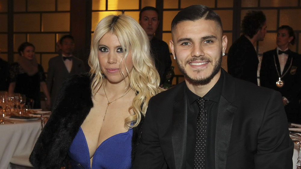 লোপেজের স্ত্রী ওয়ান্ডা নারাকে নিয়ে তৈরি হয় বিতর্ক। লোপেজ এবং নারার সম্পর্কে টানাপড়েন চলছিল। সেই সময় লোপেজ অভিযোগ করেন ইকার্ডির সঙ্গে বিবাহবহির্ভূত সম্পর্ক রয়েছে নারার। পরবর্তী সময় ইকার্ডি এবং নারা বিয়ে করেন। লোপেজের সন্তানের ছবির ট্যাটু রয়েছে ইকার্ডির হাতে।