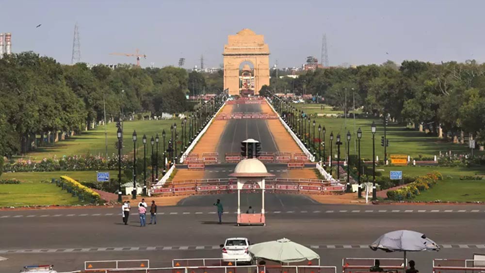 গীতাঞ্জলি দিল্লির মেয়ে। দিল্লিতে কলেজে পড়ার সময়ই তিনি মডেলিংয়ে আসেন। সে সময় কলেজ পড়ুয়াদের কাছে মডেলিং ছিল খুবই জনপ্রিয় পেশা। হাত খরচের টাকার জন্য অনেকেই টুকটাক মডেলিং করে থাকতেন। গীতাঞ্জলিও তাই ছিলেন।