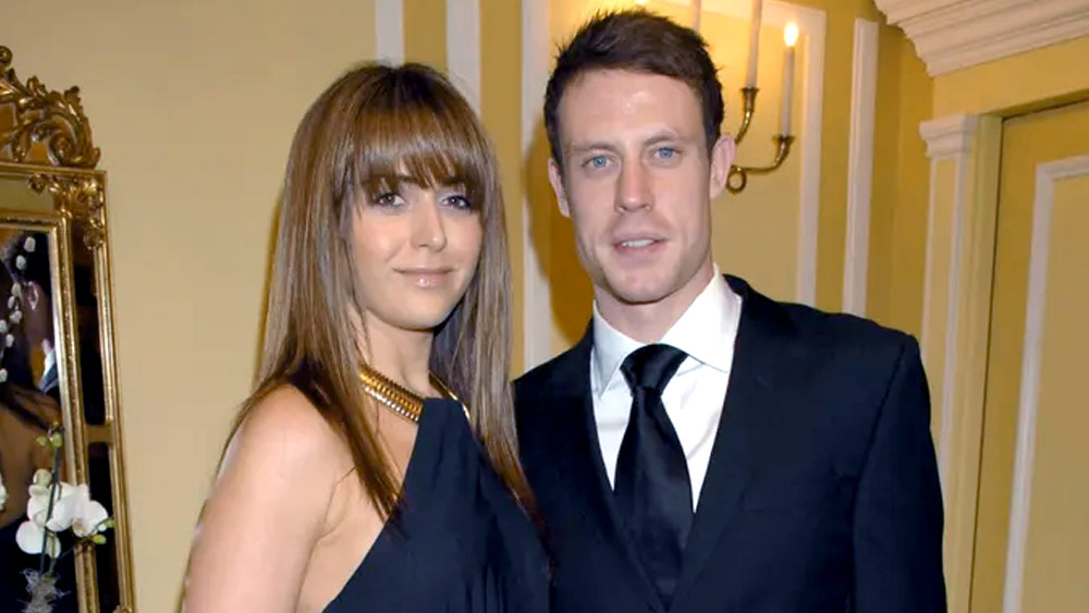 টেরি এবং ব্রিজ দুই জনের বন্ধুত্ব ছিল গভীর। একসঙ্গে ঘুরতেও যেতেন তাঁরা। এই ঘটনা জানার পর ম্যাঞ্চেস্টার সিটি বনাম চেলসি ম্যাচে দেখা যায় টেরির সঙ্গে হাত মেলাতে অস্বীকার করেন ব্রিজ।