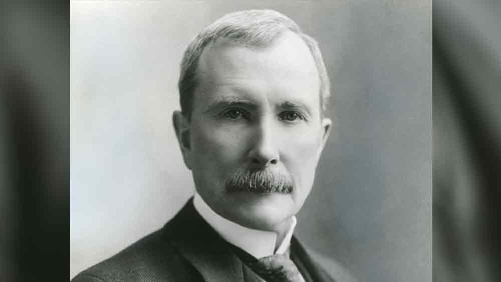 আমেরিকার ব্যবসায়ী জন ডি রকেফেলারকে সে দেশের ইতিহাসের সবচেয়ে ধনী বলে মনে করেন অনেকে। আবার আধুনিক বিশ্বের ধনীতমদের তালিকায়ও তাঁর নাম শীর্ষ স্থানে বলেও দাবি।