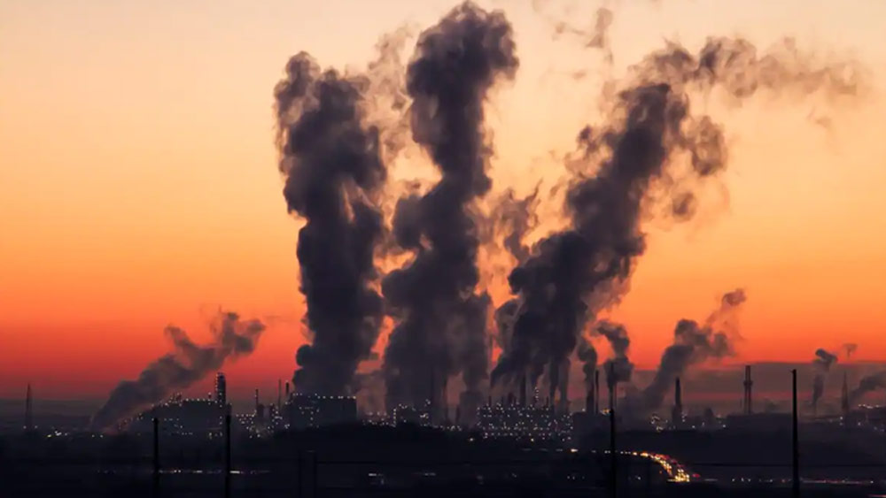 ষষ্ঠ স্থানে রয়েছে ভারতের আর এক শহর মুম্বই। কলকাতার থেকে দূষণের নিরিখে একটু পিছিয়েই রয়েছে মুম্বই। এর বায়ু মান সূচক ১৬৯।