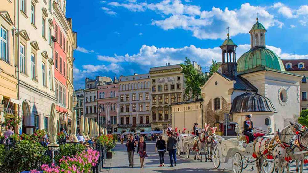 পোল্যান্ডের ক্রাকো বিশ্বের দশম দূষিত শহর। সুইস সংস্থার সমীক্ষা অনুযায়ী, এর বায়ু মান সূচক ১৬০।