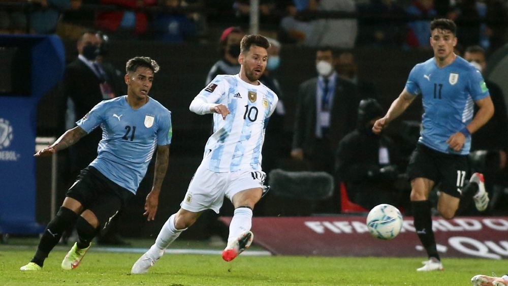 ম্যাচে ম্রিয়মাণ মেসি।