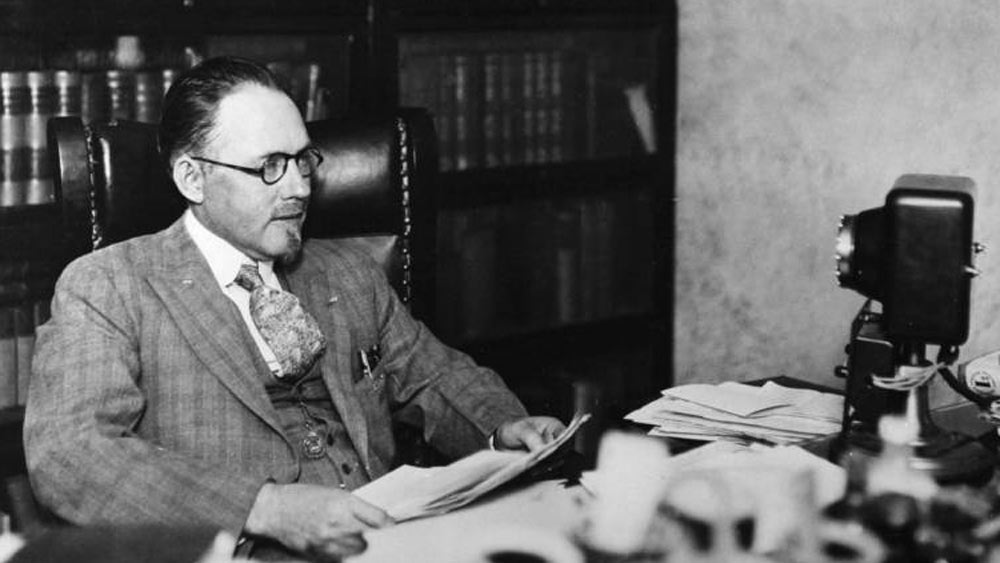 এই অস্ত্রোপচার নিয়ে বিতর্কের শেষ নেই। কিন্তু এই একটি অস্ত্রোপচারই সারা বিশ্বে পরিচিতি এনে দিয়েছিল তাঁকে। ‘গোট গ্ল্যান্ড ডাক্তার’ হিসাবে এক নামে সকলে চেনেন তাঁকে।