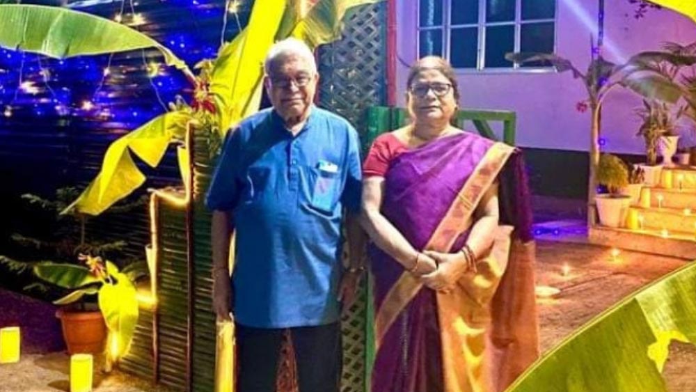 দীপাবলিতে কর্নেলের বাবা-মা এসেছিলেন। সকলে মিলে উৎসব পালন করেন। ৬ নভেম্বর কর্নেলের বাবা-মা ফিরে যান। 