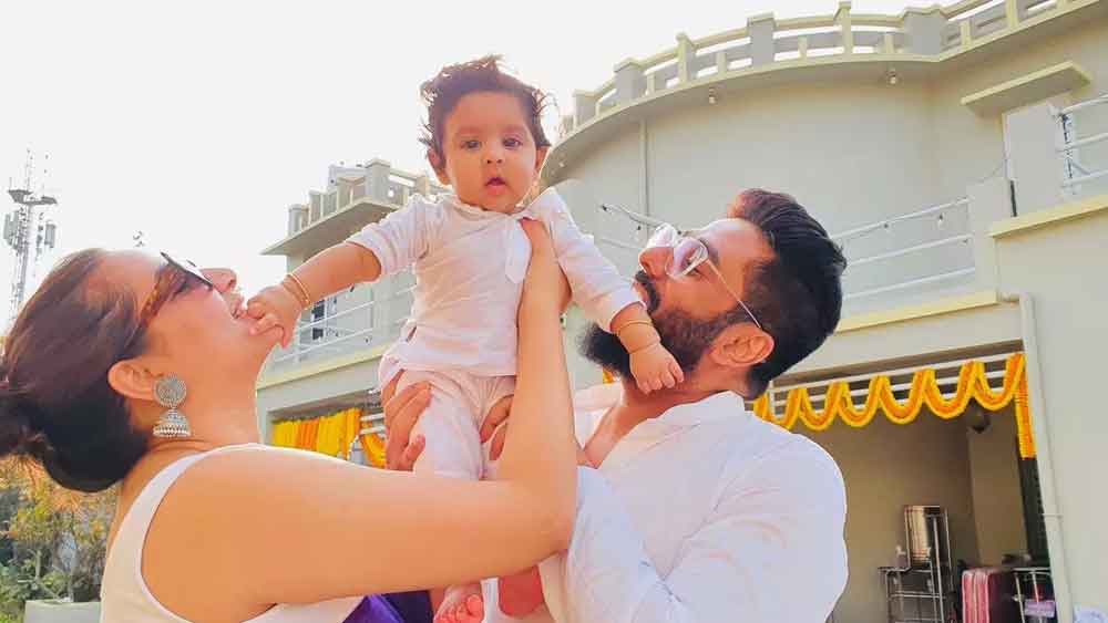 অভিনেত্রী শুভশ্রী গঙ্গোপাধ্যায় এবং পরিচালক রাজ চক্রবর্তীর একমাত্র ছেলে ইউভান। বলিউডে যেমন সইফ আলি খান এবং করিনা কপূরের বড় ছেলে তৈমুরকে ঘিরে মাতামাতি, ঠিক তেমনই টলিউডে চর্চার কেন্দ্রে কুট্টি রাজ-পুত্র। ছোট্ট ছেলের বেড়ে ওঠার প্রতিটি মুহূর্তই বন্দি হয় তারকা দম্পতির ক্যামেরায়।