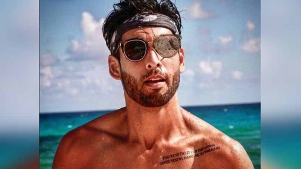 সলমনের সঙ্গে সম্পর্ক ভাঙার পর বিজয় মাল্যের ছেলে সিদ্ধার্থের সঙ্গে ক্যাটরিনার নাম জড়িয়ে পড়েছিল। দু’জনকে একই সঙ্গে প্রায়ই দেখা যেত তখন। বিশেষ করে রয়্যাল চ্যালেঞ্জার্স ব্যাঙ্গালোর-এর আইপিএল ম্যাচে দু’জনে পাশাপাশি ক্যামেরাবন্দি হতেন।