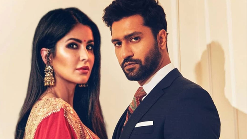 বিয়ের পর জুহুর একটি বিলাসবহুল ফ্ল্যাটে সংসার পাতারও নাকি পরিকল্পনা সেরে ফেলেছেন তাঁরা। রাজস্থানের বহু পুরনো বরওয়াড়া দুর্গে হবে তাঁদের ডেস্টিনেশন ওয়েডিং। অন্তত ৭০০ বছরের প্রাচীন সেই দুর্গ এখন বিলাসবহুল রিসর্ট। ১৪ শতকে চৌহানদের হাতে তৈরি হয়েছিল এই বরওয়াড়া দুর্গ।