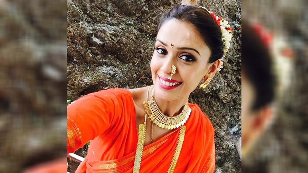 ঋষিতার বয়স এখন ৪০। দীর্ঘ ২০ বছর ধরে অভিনয় করে চলেছেন তিনি। তা সত্ত্বেও ইন্ডাস্ট্রিতে যেন ব্রাত্যই রয়ে গিয়েছেন তিনি। সক্রিয় হয়েও বিস্মৃত।