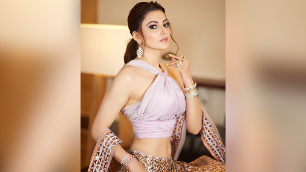 হাতে বড় ব্যানারের ছবি না-ই থাকতে পারে। তবে নায়িকার ব্যস্ততার কমতি নেই। গত এক বছরে ‘হেট স্টোরি’র নায়িকাকে বেশ কিছু মিউজিক ভিডিয়োয় অভিনয় করতে দেখা গিয়েছে। 