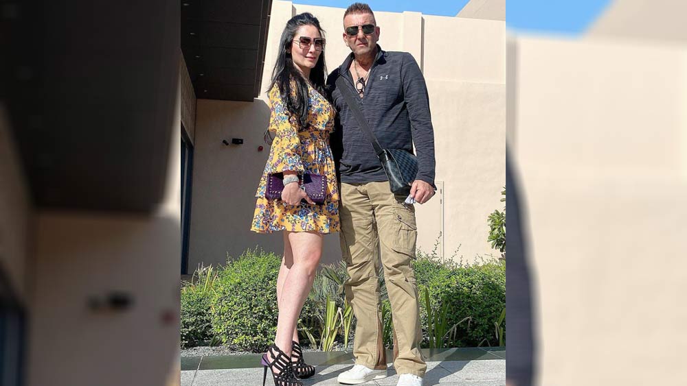 খুব তাড়াতাড়ি সঞ্জয়ের জীবন নিজের নিয়ন্ত্রণে নিয়ে আসেন মান্যতা। তাঁর বন্ধুবান্ধবদের সঙ্গে মেলামেশা এবং বন্ধুদের উপর টাকা ওড়ানো বন্ধ করে দেন স্ত্রী। সঞ্জয় কী খাবেন, কী পরবেন— সবই নাকি এখন স্ত্রীর কথা মেনে চলেন তিনি।