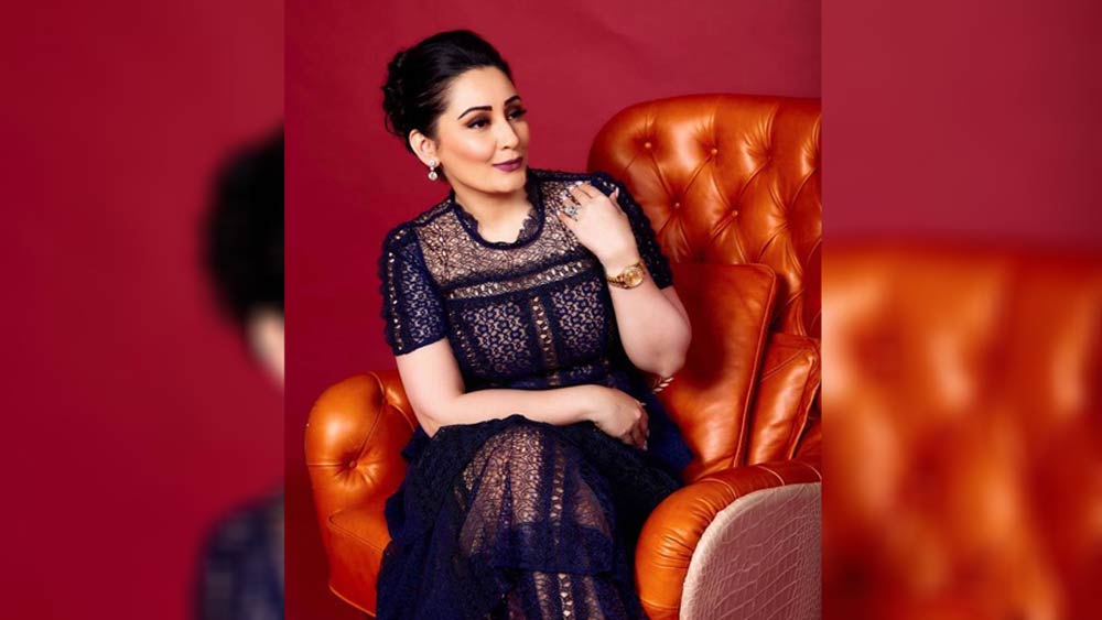 মান্যতার প্রকৃত নাম দিলনওয়াজ শেখ। মুম্বইয়ের এক মুসলিম পরিবারে জন্ম। যদিও ছেলেবেলার পুরোটাই কেটেছিল দুবাইয়ে। বড় হয়ে দেশে ফেরেন তিনি। তারপর বলিউডে নিজের ভাগ্য যাচাই করতে শুরু করেন।