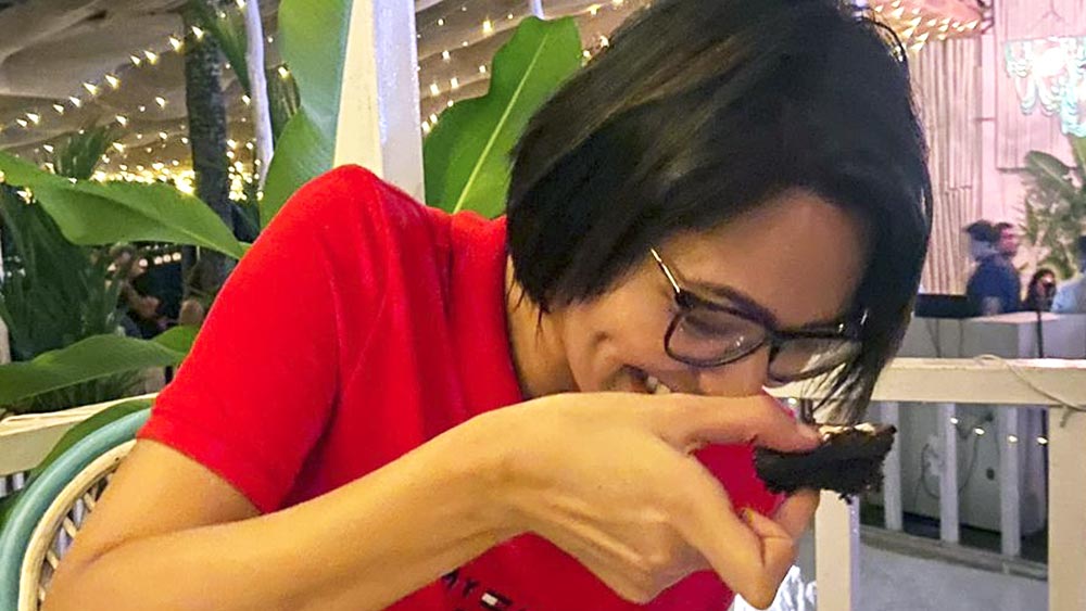 ইন্ডাস্ট্রিতে এখনও এক বছরও কাটেনি। প্রথম ছবি ‘প্রেম টেম’-এর পর মৈনাক ভৌমিকের ‘মারাদোনার জুতো’ ওয়েব সিরিজে কাজ করে ফেলেছেন সুস্মিতা। 