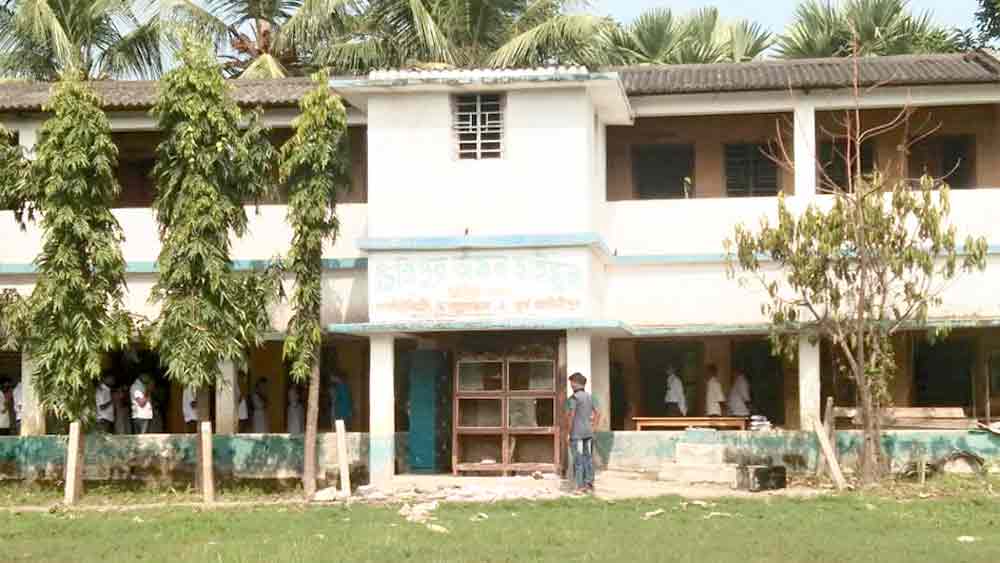 first day of reopening of school in flood efected areas