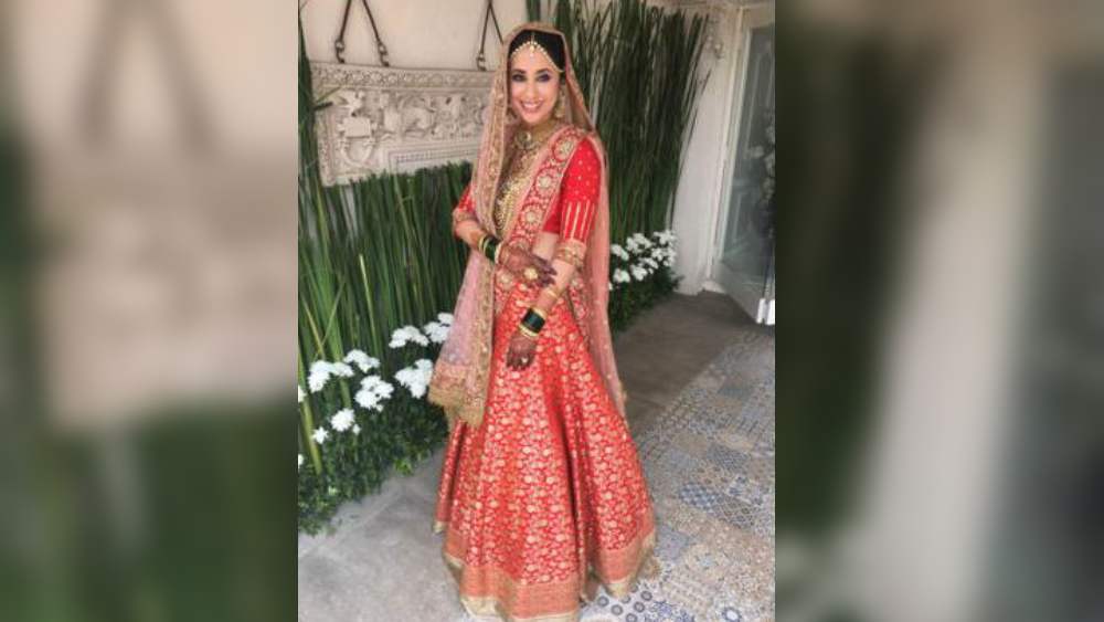 বিয়ের সাজে উর্মিলা মাতণ্ডেকরও সেজেছিলেন লাল লেহঙ্গায়।