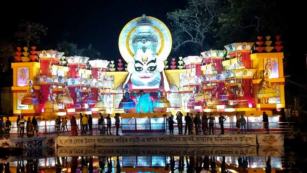 কাটোয়ার কার্তিকপুজোর একটি মণ্ডপ।