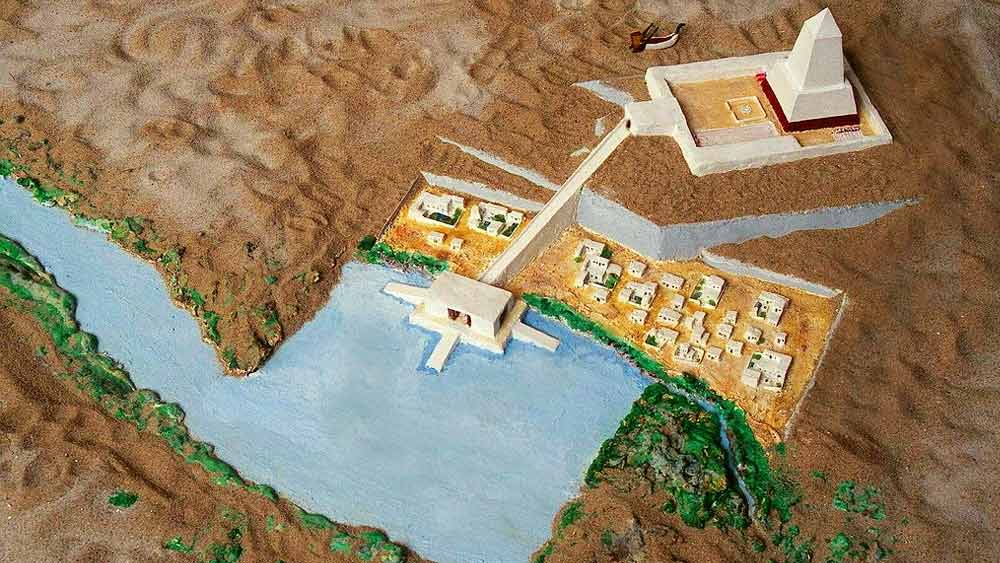 পুণ্যের ভাগ পেতে চাইতেন সকলেই। তাই এক প্রজন্মের তৈরি করা মন্দির আড়েবহরে বাড়িয়ে তুলতেন পরের ফারাওরা। বছরের পর বছর তৈরি হত সূর্যদেবের মন্দির। 