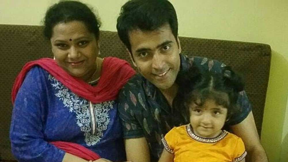 সকালে মায়ের হাতের পায়েস, সন্ধেয় মেয়ে-বউকে নিয়ে শ্বশুরবাড়িতে জমিয়ে ভুরিভোজ করবেন আবীর।