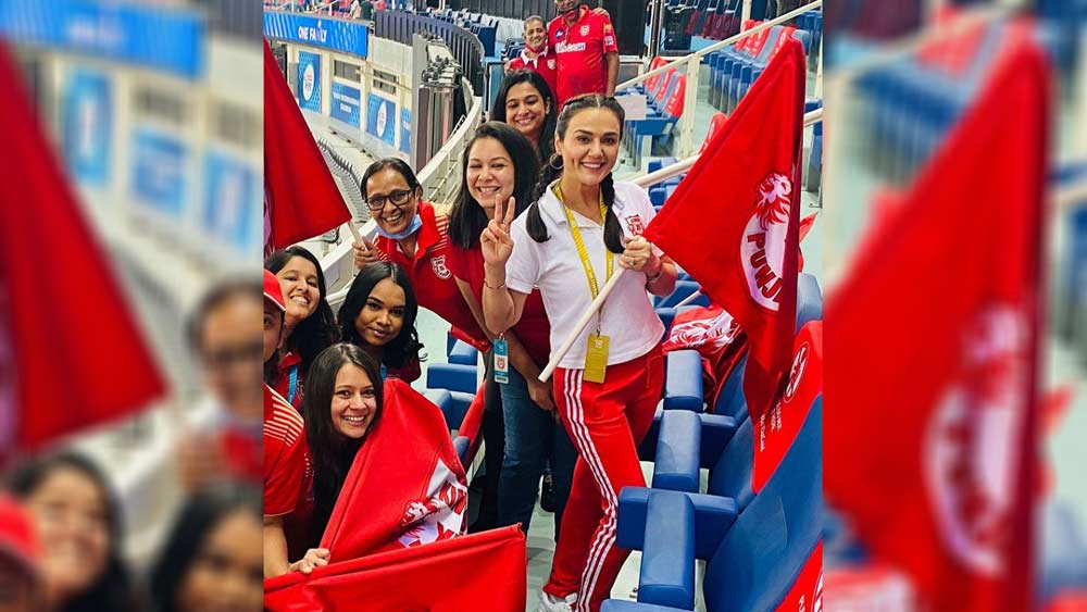 শুধু যে বহুবিধ সম্পর্ক নিয়ে বিতর্ক তা-ই নয়, বিভিন্ন সময় প্রীতি জড়িয়ে পড়েছেন নানা সমস্যায়। কখনও পরিচালক আব্বাস টায়ারওয়ালা, কখনও পরিচালক কমল আমরোহি, কখনও প্রযোজক ভরত শাহের সঙ্গে ছোটা শাকিলের যোগ নিয়ে মামলা, কখনও আবার তাঁর মতো দেখতে পর্ন স্টারের এমএমএস ভাইরাল হয়ে যাওয়া— প্রীতি এবং বিতর্ক যেন ছিল মুদ্রার দুই পিঠ।