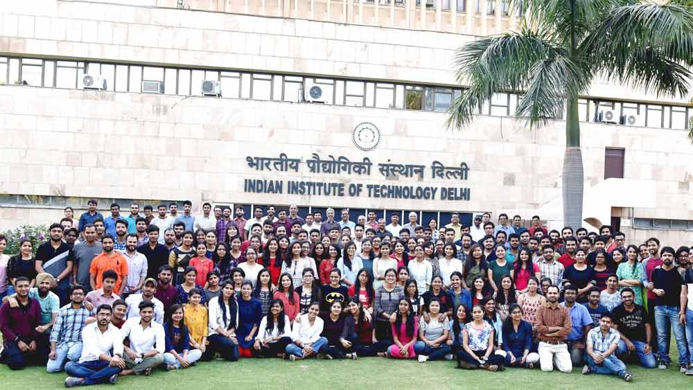 অনন্ত চান এই কলেজের ছাত্রছাত্রীরা কৃত্তিম বুদ্ধিমত্তা, ডেটা সায়েন্স এবং বিভিন্ন যন্ত্রপাতি নিয়ে গবেষণা করে সফল হয়ে উঠুন। অনন্ত নিজেও মেধাবী ছাত্র ছিলেন।