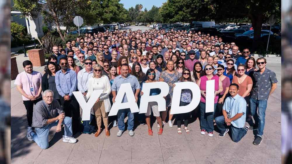 জীবনের একটা দীর্ঘ সময় ক্যালিফোর্নিয়ায় কাটিয়েছেন অনন্ত। তাঁর সংস্থা অন্তত ৮০টি দেশে শাখা-প্রশাখা বিস্তার করেছে। কর্মীর সংখ্যা প্রায় আট হাজার।