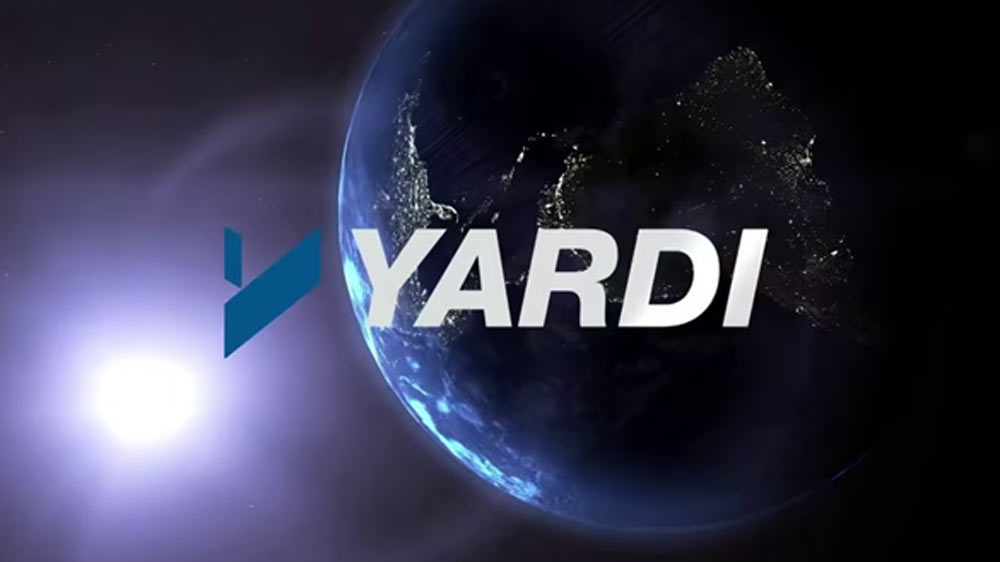 পরিবার নিয়ে আলোচনা পছন্দ করেন না একেবারেই। যে কারণে তাঁর ব্যবসা নিয়ে একাধিক শিরোনাম, চর্চা হলেও ব্যক্তিগত জীবন অধরাই রয়ে গিয়েছে।