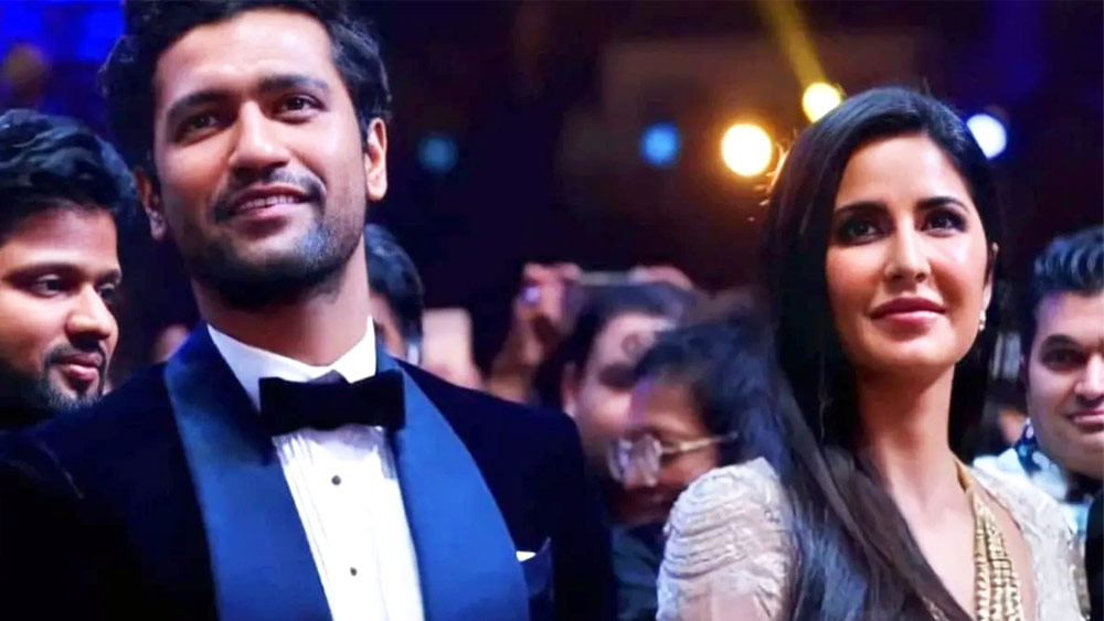 প্রেমিক ভিকি কৌশলের সঙ্গে খুব শিগগিরই নতুন সংসার পাতবেন ক্যাটরিনা। ডিসেম্বরেই বিয়ের পিঁড়িতে বসবেন নায়িকা। তবে ভিকির আগেও বসন্ত এসেছিল ক্যাটরিনার জীবনে।