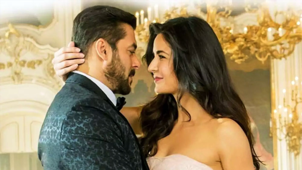 নবাগতা ক্যাটরিনাকে তখন পথ দেখাচ্ছেন সলমন। হাতে ধরে শিখিয়ে দিচ্ছেন বলিউডের ‘অ-আ-ক-খ’। ক্যাটরিনাকে সব সময়ে আগলে রাখার তাগিদ অনুভব করতেন ‘টাইগার’।  