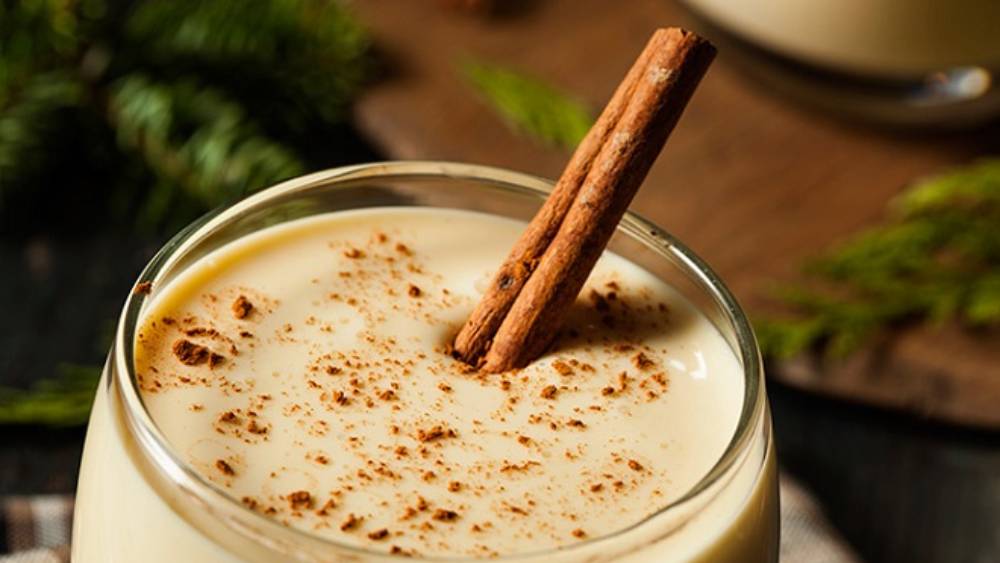 রাশিয়া: ডিমের কুসুম আর মধু-চিনি দিয়ে বানানো পানীয়। নাম গোগোল মোগোল। জ্বর হলে রাশিয়ায় অনেকে খান এই পানীয়। 