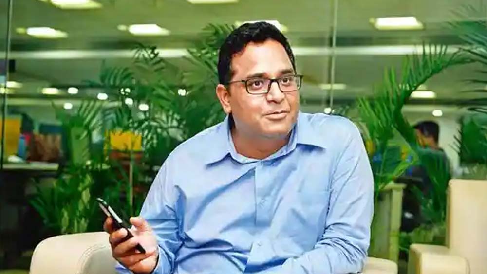 ১৯৯৭ সালে কলেজে পড়ার সময় ইন্ডিয়াসাইট.নেট নামে একটি ওয়েবসাইট চালু করেছিলেন বিজয়। এর দু’বছর পর ওয়েবসাইটটি ১০ লক্ষ ডলারে বেচে দেন তিনি।