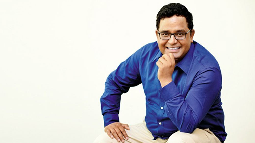 সম্প্রতি অর্থ জোগাড়ের জন্য পেটিএমের মূল সংস্থা ওয়ান৯৭ কমিউনিকেশন্স প্রথম বার বাজারে শেয়ার ছাড়ে। এক একটি শেয়ারের দাম রাখা হয় প্রায় ২১৫০ টাকা। ভারতের বৃহত্তম আইপিও এটি, প্রায় ১৮ হাজার ৩০০ কোটি টাকার। সংস্থার ওই শেয়ার কিনতে প্রয়োজনের তুলনায় ১.৮৯ গুণ আবেদন জমা পড়ে। যা দেখে চোখে জল চলে এসেছিল বিজয়ের।