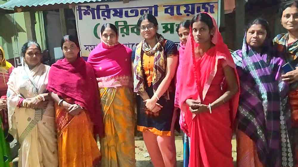 arrangement of community dinner by women of Guskara with money from Lakshmir Bhandar 