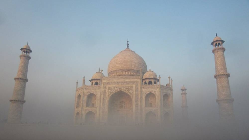 বেড়াতে যাওয়ার ঠিক আগে তাড়াহুড়োয় সব কিছু ঠিক করে মনে পড়ে না। তাই বাদ পড়তে পারে অনেক দরকারি জিনিসই। এখন থেকেই শীতের ভ্রমণের প্রয়োজনীয় জিনিসের  তালিকা বানিয়ে দিচ্ছে আনন্দবাজার অনলাইন।