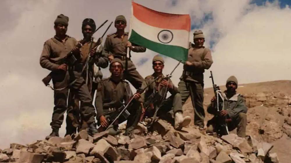 শেষপর্যন্ত যুদ্ধ জিতেছে ভারতীয় সেনা। যার অনেকটা কৃতিত্ব পৃথ্বী দিয়েছেন সেতানকেই। 