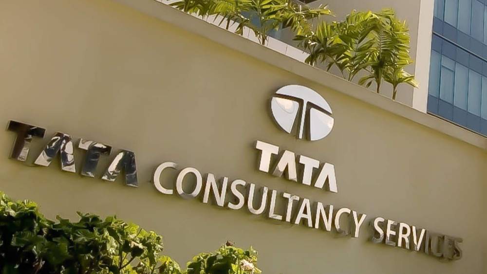 ভারতীয় সংস্থা টাটার তথ্য প্রযুক্তি সংস্থা টিসিএস। তারা জানিয়েছে, আগামী পাঁচ বছরে কর্মীদের কাজের সময়সীমা ২৫ শতাংশের বেশি হওয়ার প্রয়োজন নেই। এমনকি আগামী পাঁচ বছর টিসিএস-এর ৭৫ শতাংশ কর্মী কাজ করতে পারবেন বাড়ি থেকেই।