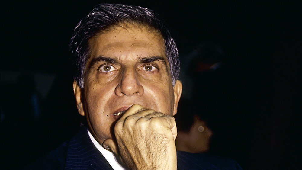 ২০০২: সরকারি টেলি যোগাযোগ সংস্থা বিএসএনএল বা বিদেশ সঞ্চার নিগম লিমিটেডের স্বত্ব এল টাটার দখলে। ১৯৮৬ সালে প্রতিষ্ঠিত এই সংস্থাই প্রথম ভারতীয় সরকারি সংস্থা, যার নাম নিউ ইয়র্কের শেয়ার বাজারে নথিভুক্ত হয়েছিল।