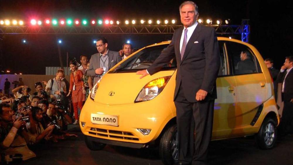 ২০০৮: এক লাখ টাকায় যাত্রীবাহী গাড়ি। দেশের মধ্যবিত্ত শ্রেণির কথা মাথায় রেখে সবচেয়ে সস্তা যাত্রিবাহী গাড়ি আনল টাটা। নাম টাটা ন্যানো।