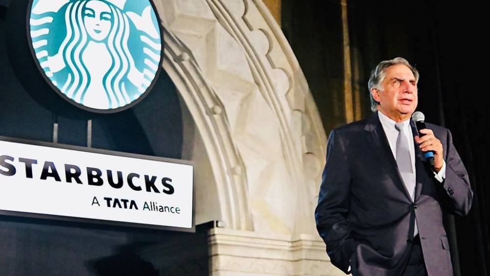 ২০১২: স্টারবাক এখন ভারতের আনাচে কানাচে। এই বিদেশি এই কফি নির্মাতা সংস্থার একটি আউটলেটও ছিল না ভারতে। ২০১২-এ টাটার সঙ্গে হাত মেলায় স্টারবাক। যৌথ উদ্যোগে তৈরি হয় টাটা স্টারবাকস লিমিটেড। টাটা স্টারবাকস তার প্রথম দোকান খোলে মুম্বই শহরে। এখন শুধু কলকাতাতেই নিদেন পক্ষে ছ’টি দোকান রয়েছে এই কফি নির্মাতা সংস্থার।